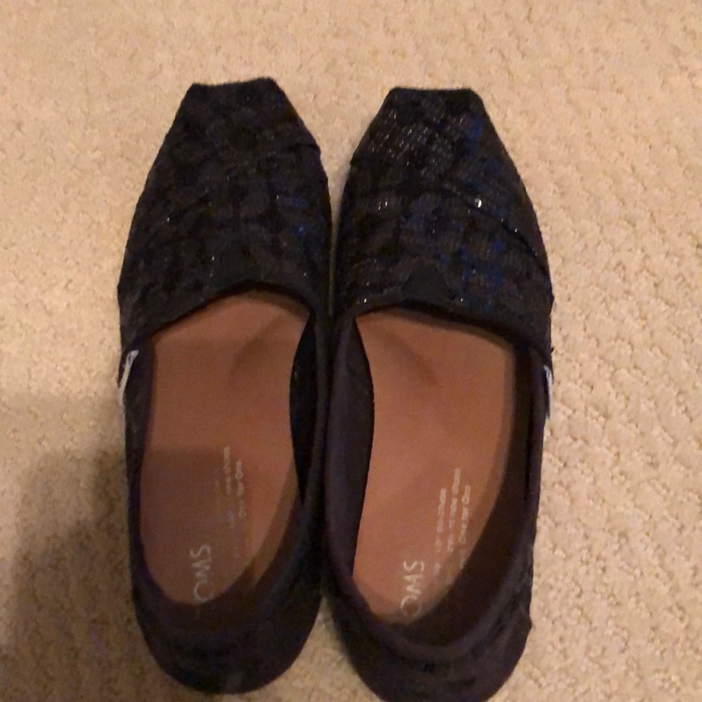 Cute Black Toms with a Sparkle!